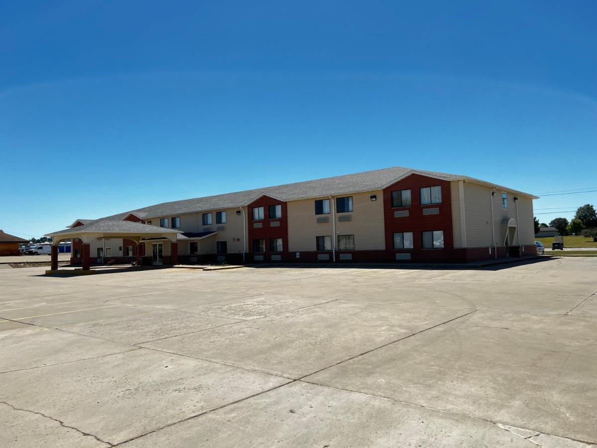 Designer Inn And Suites Toledo Exterior foto