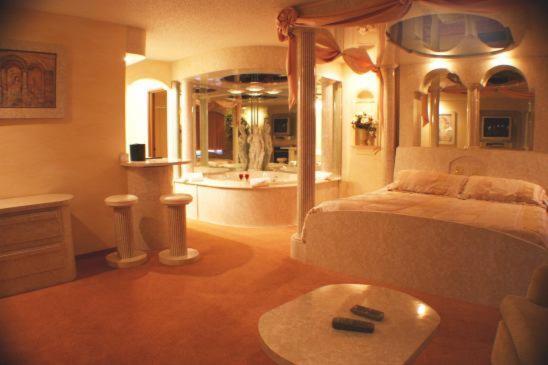 Designer Inn And Suites Toledo Exterior foto